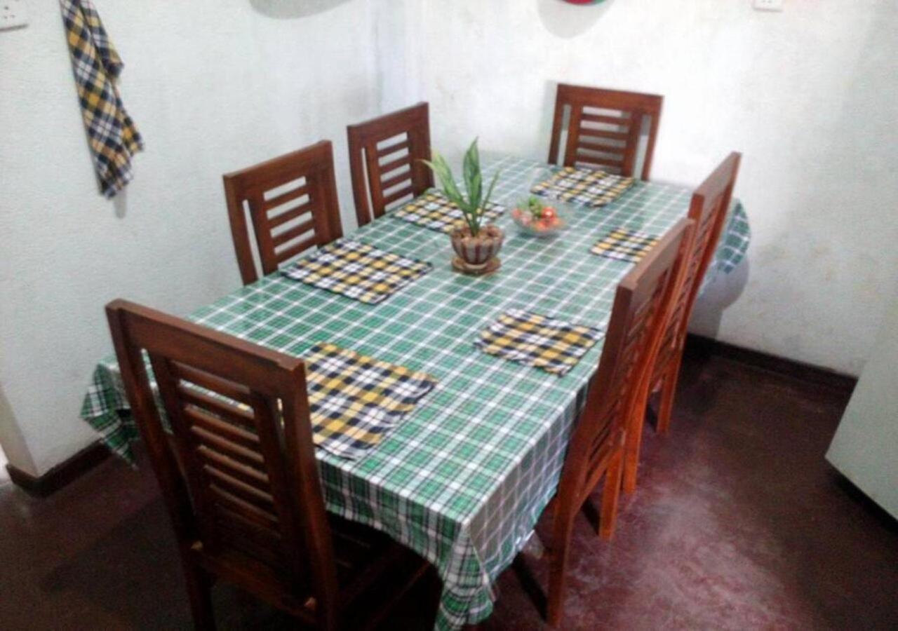 Weerakoon Guest Apartman Hikkaduwa Kültér fotó